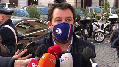 Scene from Salvini: "Se c'è governo serio per arrivare a fine legislatura noi ci siamo"