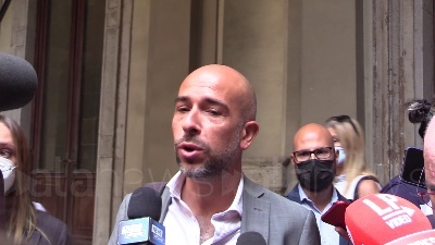 Scene from Incendio a Milano, residente: "Siamo in emergenza, serve norma a livello nazionale"