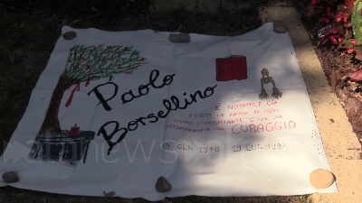 Scene from Borsellino, commemorazione nei giardini a Milano: "Il fresco profumo di libertà"