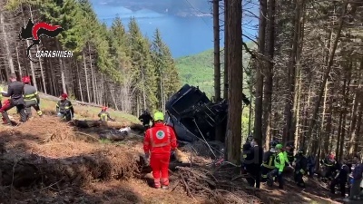 Scene from Funivia Stresa-Mottarone, le immagini dei soccorsi alla cabina precipitata