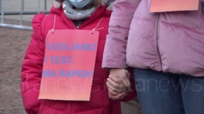Scene from Milano, consiglio comunale rinvia voto su test rapidi a scuola: "È inaccettabile"