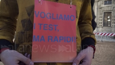 Scene from Milano, consiglio comunale rinvia voto su test rapidi a scuola: "È inaccettabile"