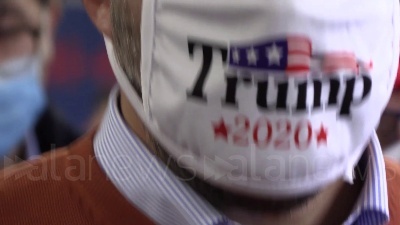 Scene from Salvini con mascherina pro-Trump: "Non ho perso la speranza che vinca"