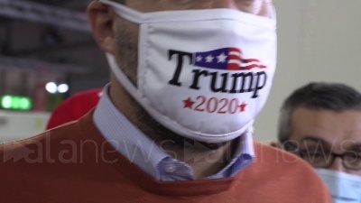 Scene from Salvini con mascherina pro-Trump: "Non ho perso la speranza che vinca"