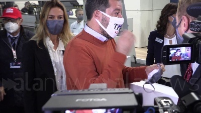 Scene from Salvini con mascherina pro-Trump: "Non ho perso la speranza che vinca"