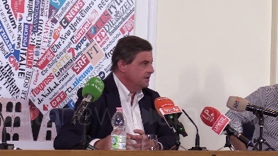 Scene from Elezioni, Calenda: "Meloni e Salvini non restaurerebbero fascismo neanche nel loro condominio"