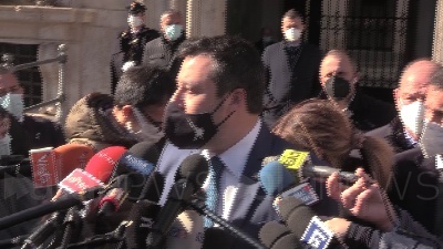 Scene from Vaccini, Salvini: "Sostengo proposta Sardegna e Sicilia di comprare di tasca propria dosi"