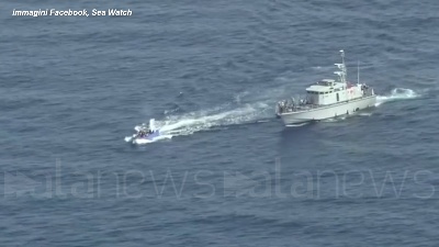 Scene from Migranti, libici sparano verso un barcone: il video diffuso da Sea Watch