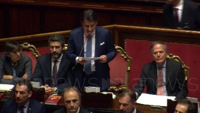 Scene from Conte: "Deficit a 2,04% senza toccare pensioni-reddito"