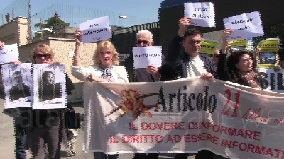 Scene from Giornata libertà di stampa, sit-in a Roma di Fnsi, Amnesty e Articolo21 vicino ambasciata russa