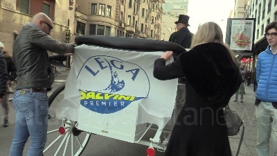 Scene from Sardone: "Blocco auto a Milano non elimina inquinamento"