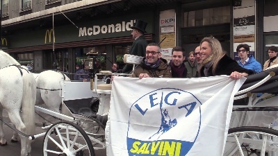 Scene from Sardone: "Blocco auto a Milano non elimina inquinamento"
