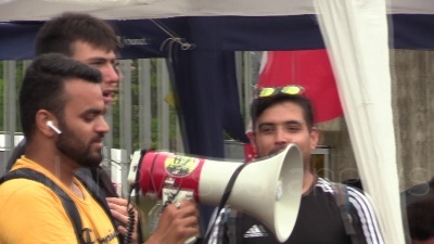 Scene from Mondo Convenienza, sciopero al magazzino di Campi Bisenzio. Toscano: "Salari indecenti"