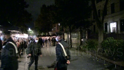 Scene from Chiuse le piazze della movida, protesta dei ristoratori a Campo de' Fiori