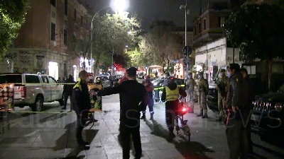 Scene from Chiuse le piazze della movida, protesta dei ristoratori a Campo de' Fiori