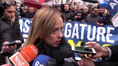 Scene from Mes, Meloni: "Riforma è inginocchiarsi a Merkel"