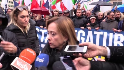 Scene from Mes, Meloni: "Riforma è inginocchiarsi a Merkel"