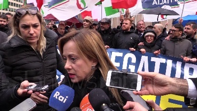Scene from Mes, Meloni: "Riforma è inginocchiarsi a Merkel"