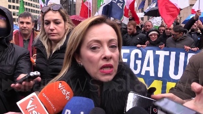 Scene from Mes, Meloni: "Riforma è inginocchiarsi a Merkel"