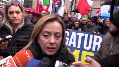 Scene from Mes, Meloni: "Riforma è inginocchiarsi a Merkel"