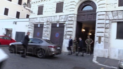Scene from Conte bis, primo giorno di Di Maio. Esce di casa sorridente: "Buona giornata"