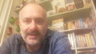 Scene from Governo della casa, cucina e biancheria "solo per donne". Bufera sul modulo lombardo