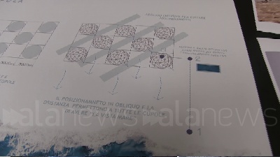Scene from Coronavirus, al mare con le cupole in bamboo removibili e doccia interna