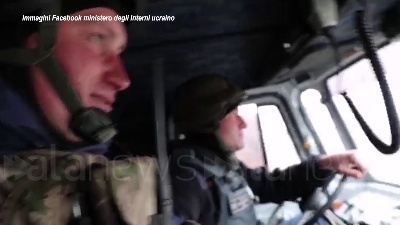 Scene from Ucraina, polizia al lavoro per rimuovere gli ordigni dalle città bombardate