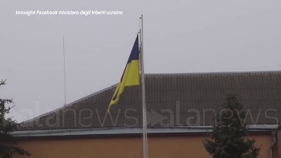 Scene from Ucraina, polizia al lavoro per rimuovere gli ordigni dalle città bombardate