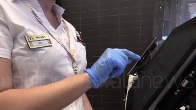Scene from Mancanza di stagionali, McDonald's smentisce: "Dati su assunzioni in linea rispetto ad altri anni"