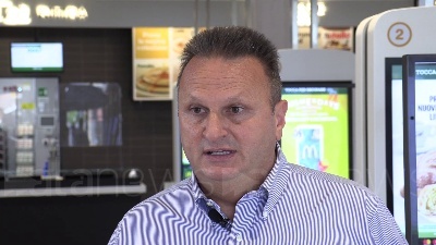 Scene from Mancanza di stagionali, McDonald's smentisce: "Dati su assunzioni in linea rispetto ad altri anni"