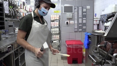 Scene from Mancanza di stagionali, McDonald's smentisce: "Dati su assunzioni in linea rispetto ad altri anni"