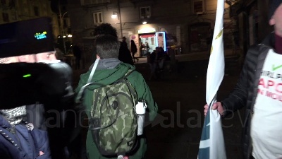 Scene from Napoli, Santori contestato si gira e se ne va