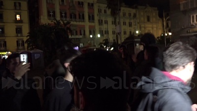 Scene from Napoli, Santori contestato si gira e se ne va