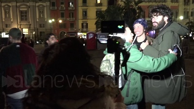 Scene from Napoli, Santori contestato si gira e se ne va