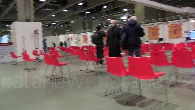 Scene from Vaccini Bambini: pronto l'hub Fiera Milano tra sale cinema, clown e le mascotte di Gardalnd