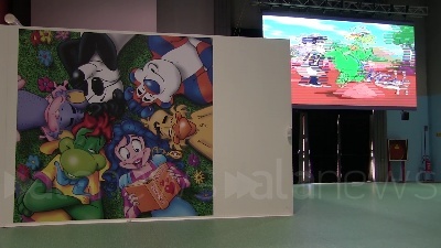 Scene from Vaccini Bambini: pronto l'hub Fiera Milano tra sale cinema, clown e le mascotte di Gardalnd