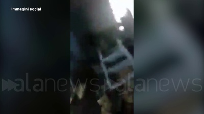 Scene from I combattenti talebani in volo sugli elicotteri sequestrati ad Herat