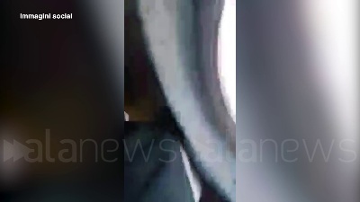 Scene from I combattenti talebani in volo sugli elicotteri sequestrati ad Herat