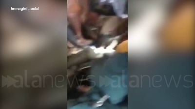 Scene from I combattenti talebani in volo sugli elicotteri sequestrati ad Herat