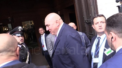 Scene from Governo, Crosetto: "Se sono preoccupato per i numeri al Senato? Mi vede con la faccia preoccupata?"