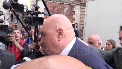 Scene from Governo, Crosetto: "Se sono preoccupato per i numeri al Senato? Mi vede con la faccia preoccupata?"