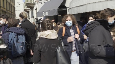 Scene from A Milano assembramenti sul set del nuovo film di Lady Gaga