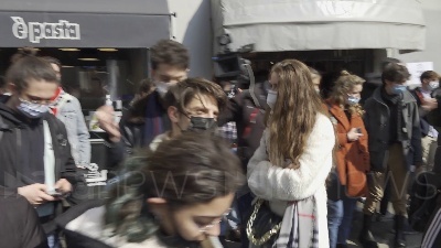 Scene from A Milano assembramenti sul set del nuovo film di Lady Gaga