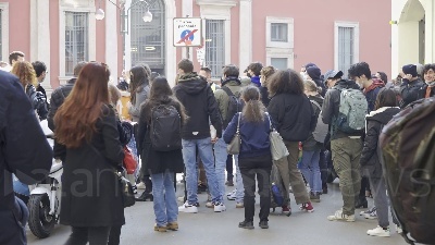 Scene from A Milano assembramenti sul set del nuovo film di Lady Gaga