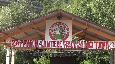 Scene from Tav, il Festival Alta Felicità si prepara alla marcia al cantiere di Chiomonte