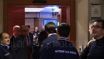 Scene from Coronavirus, Conte alla Protezione Civile: le immagini dal Comitato operativo