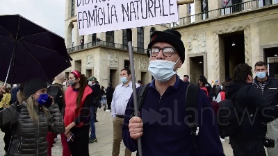 Scene from Milano, le voci dalla piazza contro il Ddl Zan: "Legge satanica contro la vita e la famiglia"