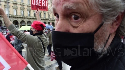 Scene from Milano, le voci dalla piazza contro il Ddl Zan: "Legge satanica contro la vita e la famiglia"