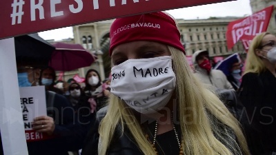 Scene from Milano, le voci dalla piazza contro il Ddl Zan: "Legge satanica contro la vita e la famiglia"